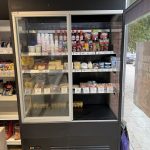 двері на холодильний регал встановлення