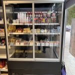 двері на холодильний регал встановлення